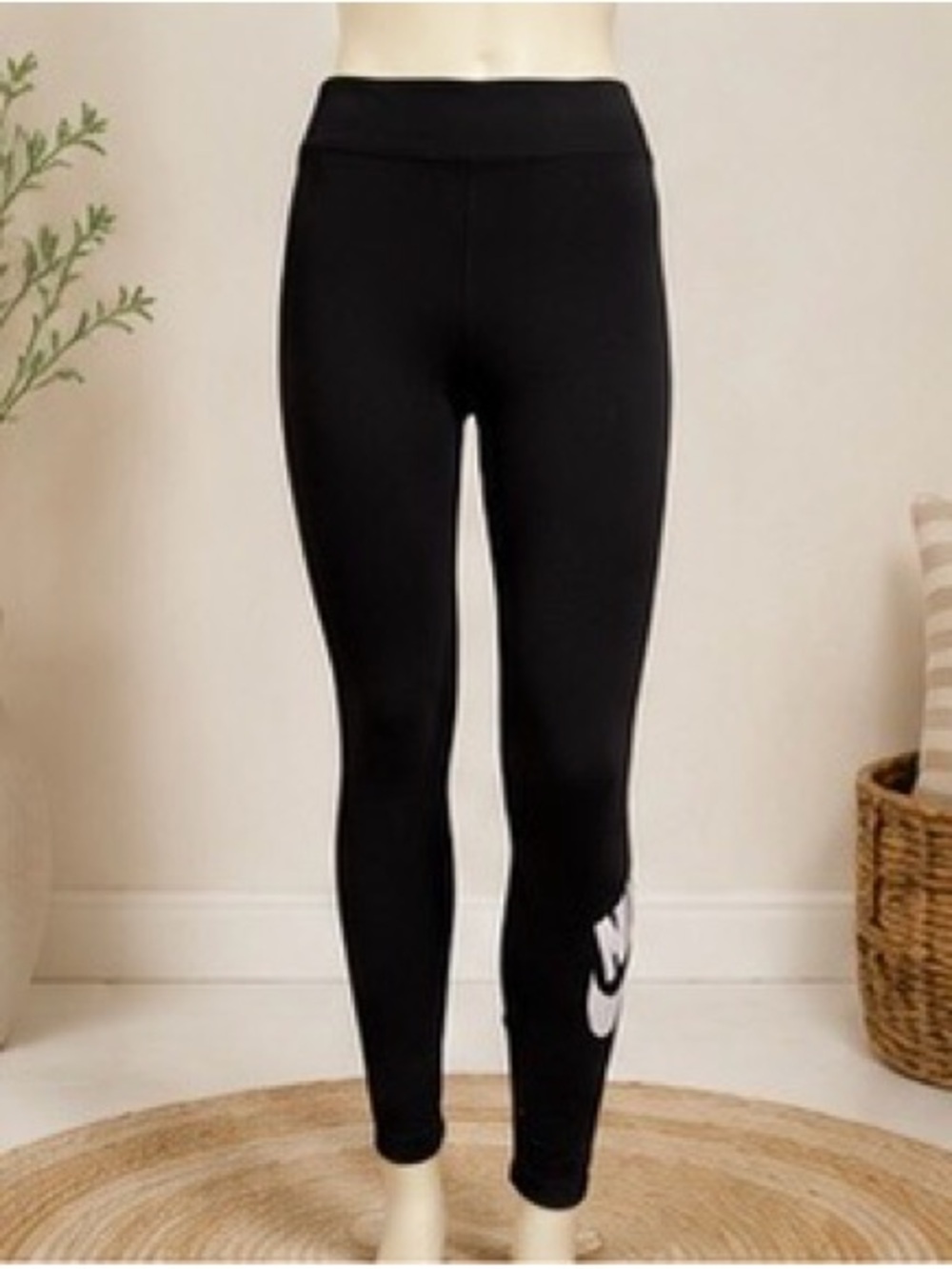 Nike Sportswear Classics High Waisted Graphic Leggings Black White NWT M